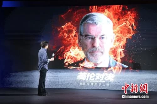 成龙:不想在好莱坞重复自我,而要超越自我(图6) 成龙:不想在好莱坞重复自我,而要超越自我(图6)
