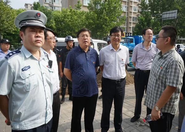 打赢攻坚战 又添新战果 曙光街道完成“开墙破洞”两年整治任务量的233%(图1) 打赢攻坚战 又添新战果 曙光街道完成“开墙破洞”两年整治任务量的233%(图1)