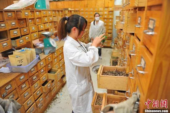 创新升级登上国际舞台 中医药走出摩登范儿(图1) 创新升级登上国际舞台 中医药走出摩登范儿(图1)