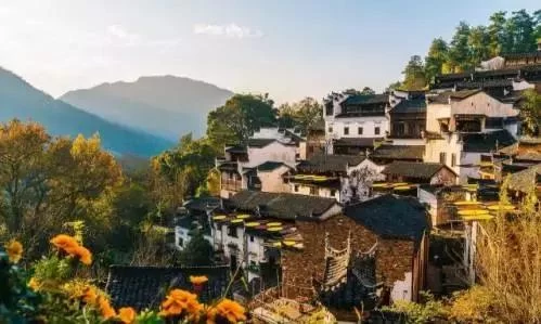 乡村振兴中的“篁岭模式”!保护了生态,传承了文化,带富了百姓(图1) 乡村振兴中的“篁岭模式”!保护了生态,传承了文化,带富了百姓(图1)