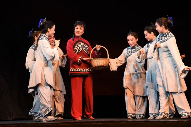 京腔京韵现代戏《党的女儿》在河南受欢迎(图1)