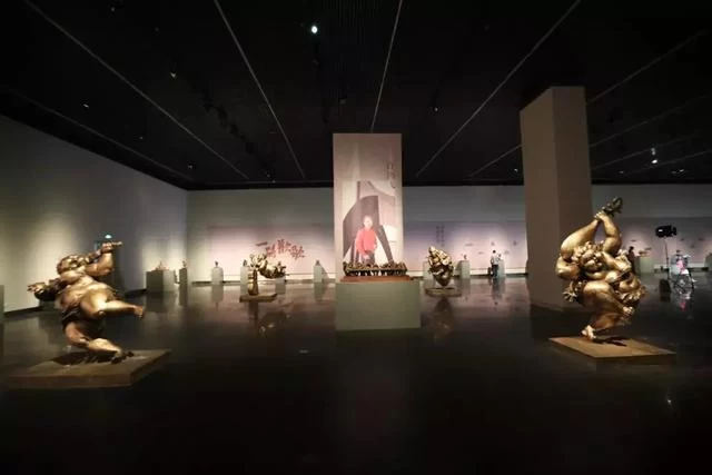 众艳亮相金陵——“一路欢歌——许鸿飞雕塑世界巡展·南京站”启幕(图10) 众艳亮相金陵——“一路欢歌——许鸿飞雕塑世界巡展·南京站”启幕(图10)