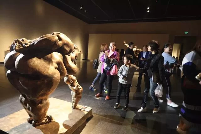 众艳亮相金陵——“一路欢歌——许鸿飞雕塑世界巡展·南京站”启幕(图7) 众艳亮相金陵——“一路欢歌——许鸿飞雕塑世界巡展·南京站”启幕(图7)