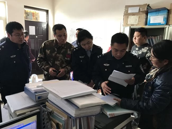 陕西佳县消防大队联合多部门开展消防安全检查(图1) 陕西佳县消防大队联合多部门开展消防安全检查(图1)