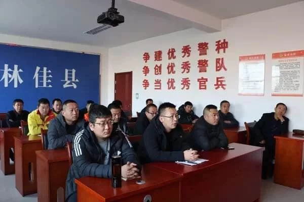 陕西佳县消防大队集中约谈培训重点单位消防责任人(图2) 陕西佳县消防大队集中约谈培训重点单位消防责任人(图2)