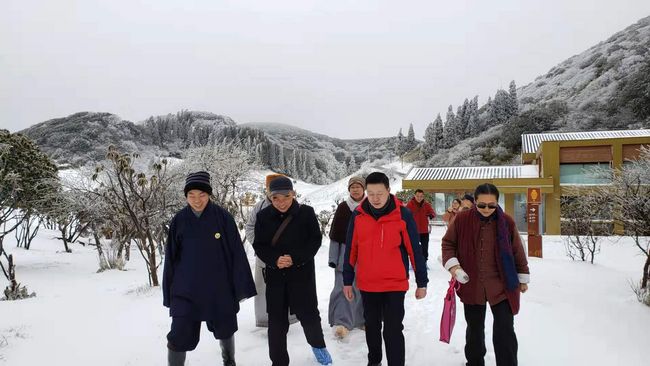 重庆金佛寺和书法家单成武共同举办文化传承活动祈福盛世新景(图1) 重庆金佛寺和书法家单成武共同举办文化传承活动祈福盛世新景(图1)
