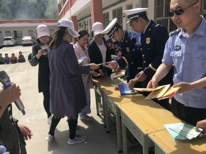 陕西米脂消防大队制定措施全力保障辖区消防安全(图4)