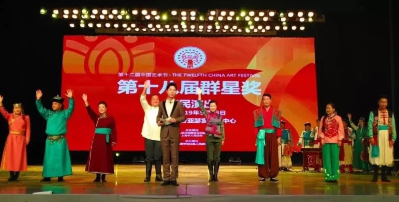 角逐群星奖,《美好家园人情厚》把漫瀚调唱到了大上海(图3) 角逐群星奖,《美好家园人情厚》把漫瀚调唱到了大上海(图3)