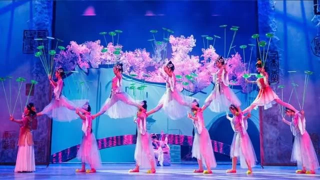 江苏省杂技团创新剧目《小桥 流水 人家》献演第十届全国杂技展演(图3) 江苏省杂技团创新剧目《小桥 流水 人家》献演第十届全国杂技展演(图3)