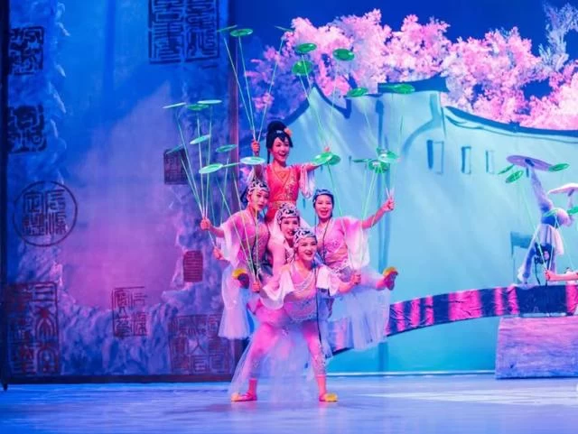 江苏省杂技团创新剧目《小桥 流水 人家》献演第十届全国杂技展演(图6) 江苏省杂技团创新剧目《小桥 流水 人家》献演第十届全国杂技展演(图6)
