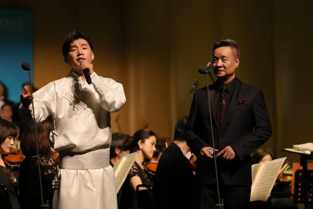 青岛海洋国际音乐季,“阎师高徒”,阎维文民族声乐大师班师生音乐会成功上演(图5) 青岛海洋国际音乐季,“阎师高徒”,阎维文民族声乐大师班师生音乐会成功上演(图5)