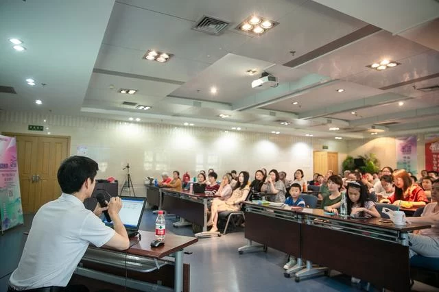 各行领军人物接力分享阅读故事,为70年国庆献礼(图4) 各行领军人物接力分享阅读故事,为70年国庆献礼(图4)