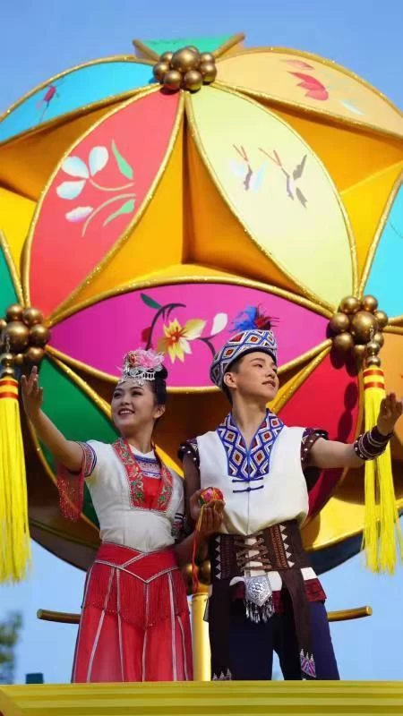 “心随彩车到壮乡”——各地群众热议国庆70周年广西彩车(图4) “心随彩车到壮乡”——各地群众热议国庆70周年广西彩车(图4)