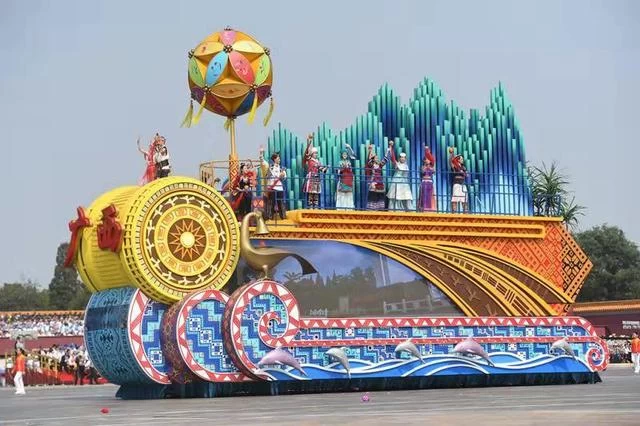 “心随彩车到壮乡”——各地群众热议国庆70周年广西彩车(图3) “心随彩车到壮乡”——各地群众热议国庆70周年广西彩车(图3)