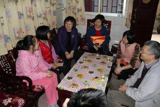 东莞女干部袁秀娟:对妇女儿童工作有独特情怀(图4) 东莞女干部袁秀娟:对妇女儿童工作有独特情怀(图4)