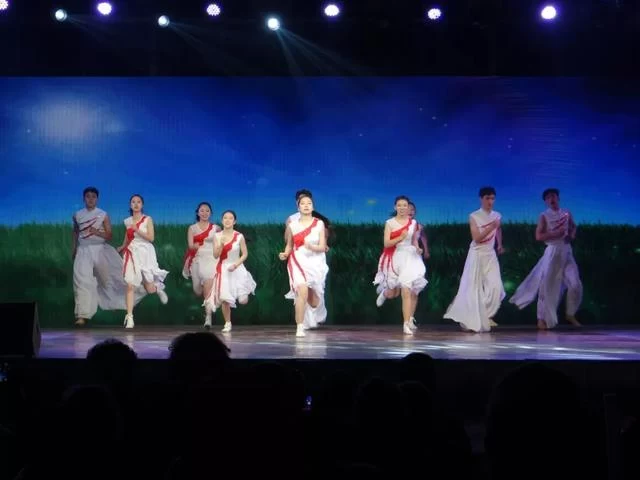 南北年俗喜相逢,乡村春晚别样红(图17) 南北年俗喜相逢,乡村春晚别样红(图17)