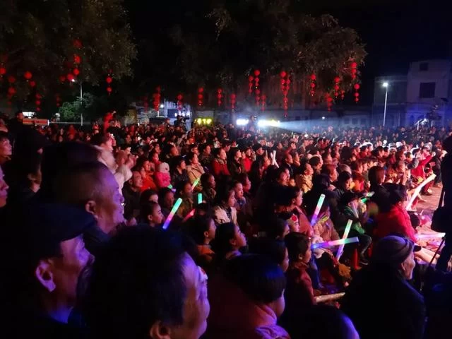 南北年俗喜相逢,乡村春晚别样红(图13) 南北年俗喜相逢,乡村春晚别样红(图13)