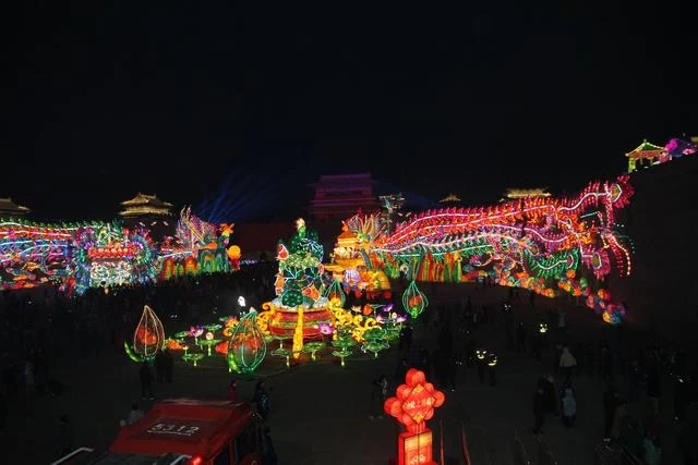 山西大同古都灯会正式启幕(图1) 山西大同古都灯会正式启幕(图1)