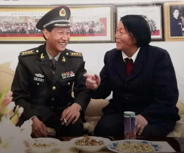 采生活之果,酿艺术之蜜——《轻声》词曲作者齐遥采访录(图3) 采生活之果,酿艺术之蜜——《轻声》词曲作者齐遥采访录(图3)