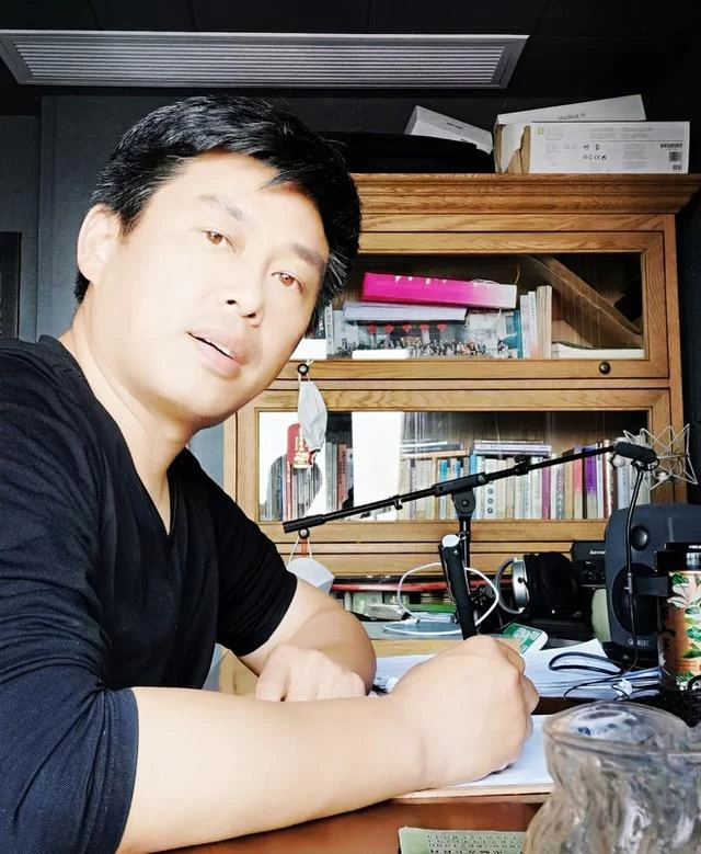 丁永钢:用音乐凝聚抗疫力量(图1) 丁永钢:用音乐凝聚抗疫力量(图1)