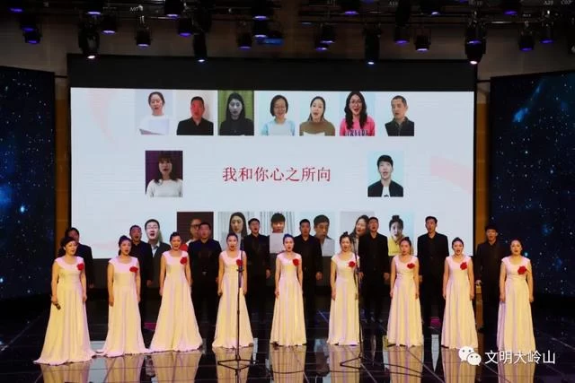 东莞大岭山镇“唱响心中的歌”云端音乐会向“七一”献礼(图2) 东莞大岭山镇“唱响心中的歌”云端音乐会向“七一”献礼(图2)