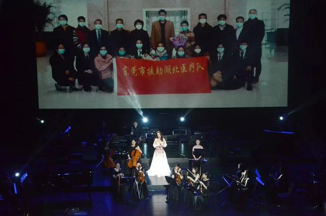 “归来·又见玉兰花开”音乐会致敬“抗疫英雄”(图7) “归来·又见玉兰花开”音乐会致敬“抗疫英雄”(图7)