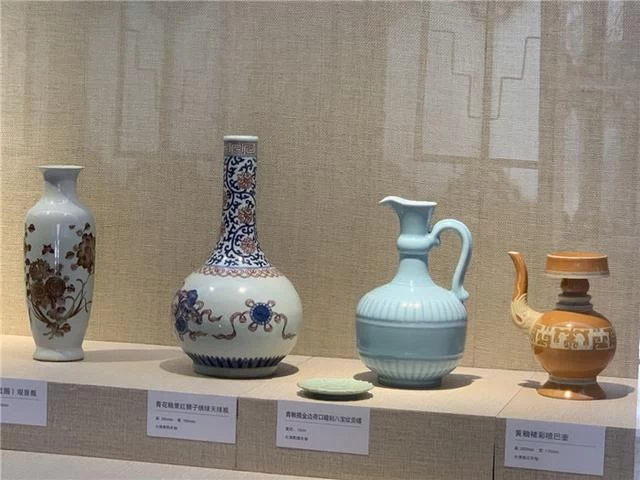 “从青花到炫彩”山西民间收藏精品瓷器展开幕(图3) “从青花到炫彩”山西民间收藏精品瓷器展开幕(图3)