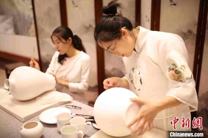 湖南“瓷茶之恋”跨区域联合探索“双循环发展”(图2) 湖南“瓷茶之恋”跨区域联合探索“双循环发展”(图2)
