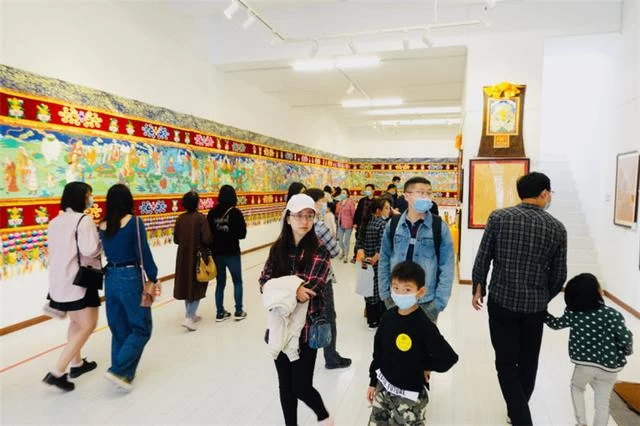 《黄河源头民族瑰宝 扎西热贡唐卡艺术》在京首展引轰动(图1) 《黄河源头民族瑰宝 扎西热贡唐卡艺术》在京首展引轰动(图1)