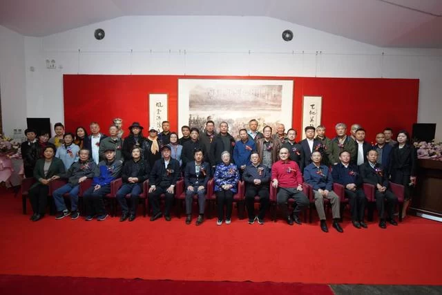 “纪念中国人民志愿军抗美援朝出国作战70周年中朝艺术家交流展”在京举办(图1)