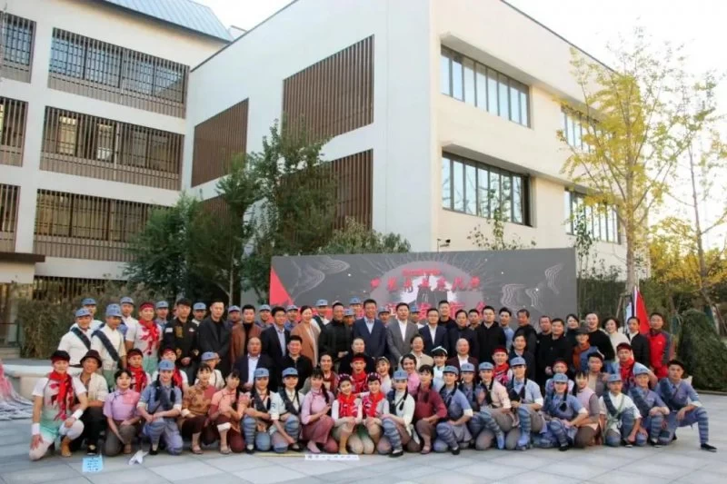 江苏省杂技团荣获“全国基层文艺院团先进集体”称号(图2) 江苏省杂技团荣获“全国基层文艺院团先进集体”称号(图2)