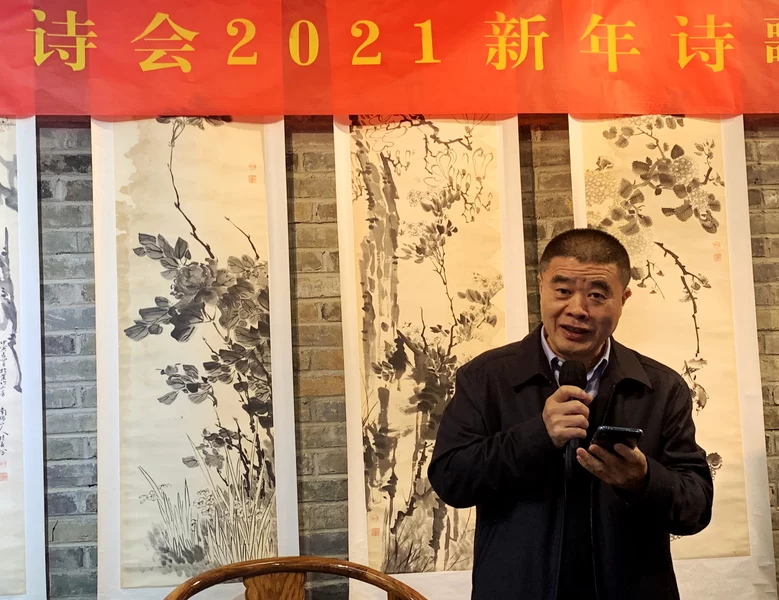 用方言呈现诗歌之美,岜莱诗会2021新年诗歌朗诵会在南宁举行(图5) 用方言呈现诗歌之美,岜莱诗会2021新年诗歌朗诵会在南宁举行(图5)