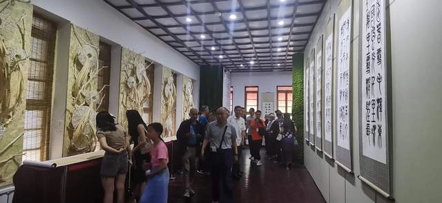 忠道贵法古月新—胡忠贵书法精品展在太原举行(图2) 忠道贵法古月新—胡忠贵书法精品展在太原举行(图2)