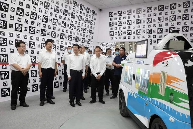 新石器神木智能制造工厂无人车首发仪式举行(图3) 新石器神木智能制造工厂无人车首发仪式举行(图3)