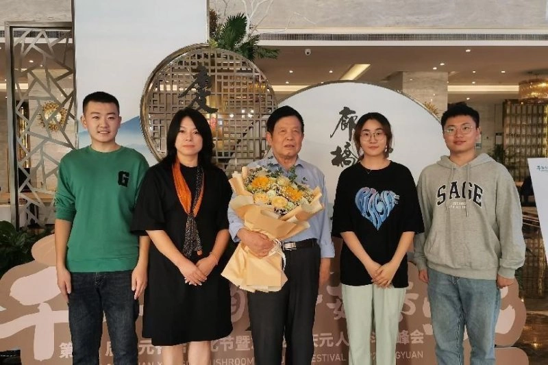 丽水学院“青春关怀”名师工作室组织师生拜访食药用菌界“元老”“新秀”