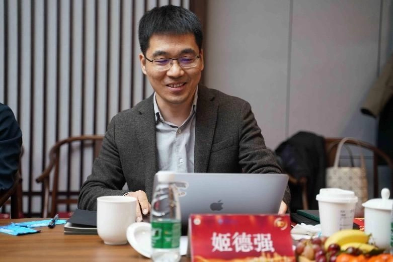 “庆祝人类命运共同体理念提出十周年”专家座谈会成功举办(图8) “庆祝人类命运共同体理念提出十周年”专家座谈会成功举办(图8)