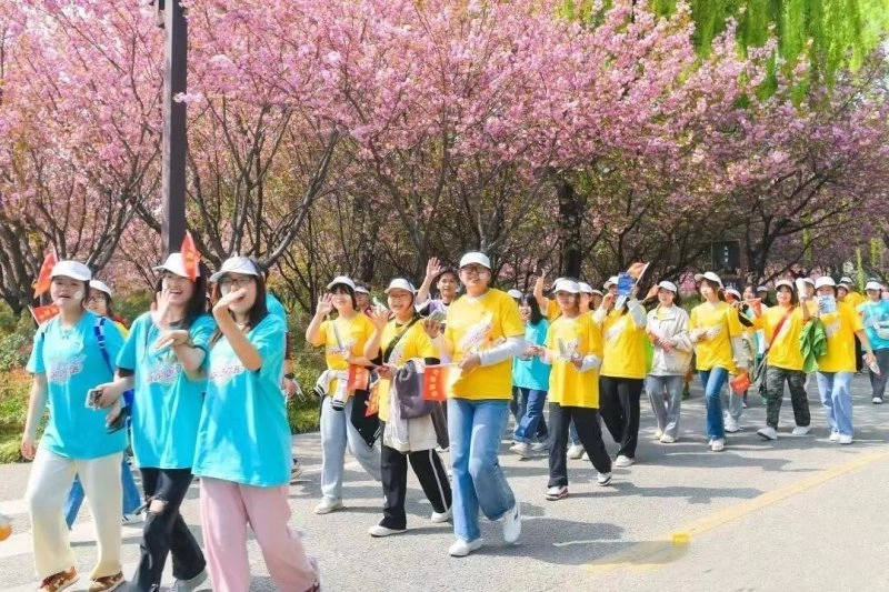 穿古阅今 学生徒步大明宫寻迹汉唐(图2) 穿古阅今 学生徒步大明宫寻迹汉唐(图2)