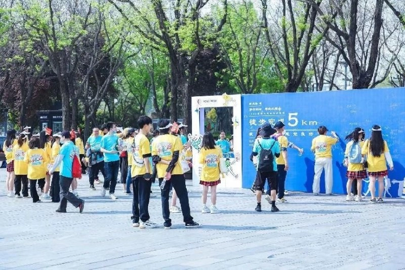 穿古阅今 学生徒步大明宫寻迹汉唐(图5) 穿古阅今 学生徒步大明宫寻迹汉唐(图5)
