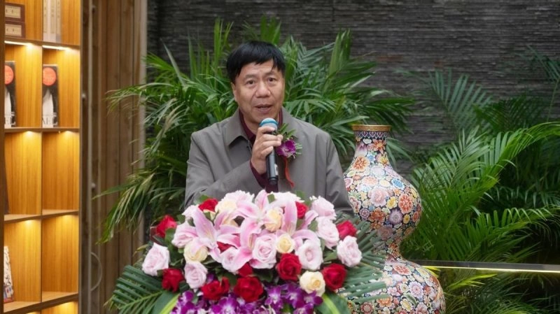 “非遗+实体书店”融合创新,首家荣会非遗书店开张营业(图3) “非遗+实体书店”融合创新,首家荣会非遗书店开张营业(图3)