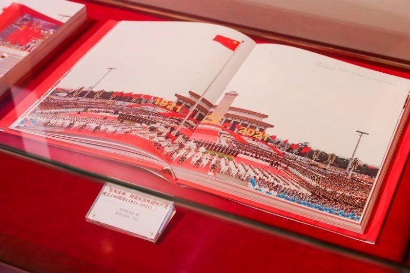 北京中轴线专题文献展6月6日在首都图书馆开幕(图5) 北京中轴线专题文献展6月6日在首都图书馆开幕(图5)