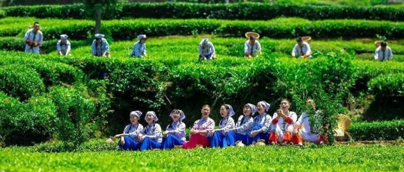 在元宇宙意义上重构我们的诗性世界——总台2023端午节特别节目《碧水长歌颂端阳》观后(图1) 在元宇宙意义上重构我们的诗性世界——总台2023端午节特别节目《碧水长歌颂端阳》观后(图1)
