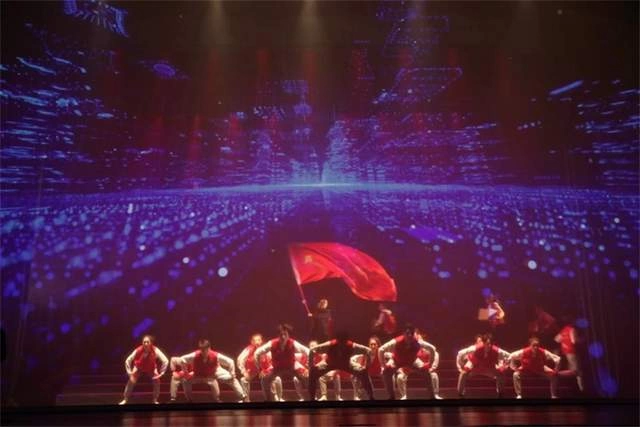 音乐剧《青春ING》圆满完成首演,开启校企合作新里程!(图5) 音乐剧《青春ING》圆满完成首演,开启校企合作新里程!(图5)
