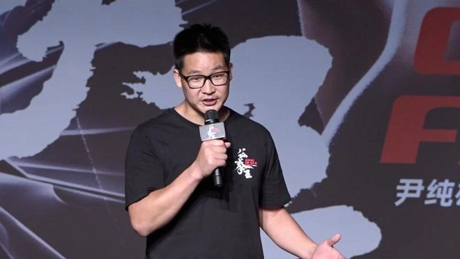 武林泰斗齐聚《八极拳王》首映礼(图3) 武林泰斗齐聚《八极拳王》首映礼(图3)