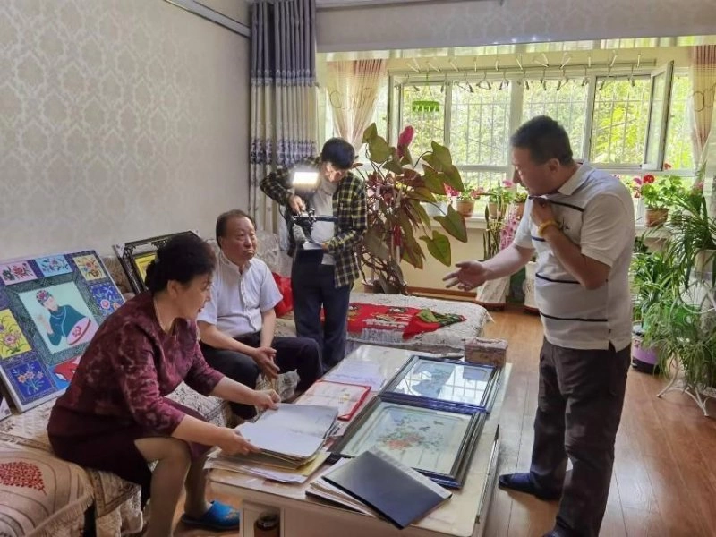 “喜利妈妈”艺术团自觉传承民族文化的家国情怀(图3) “喜利妈妈”艺术团自觉传承民族文化的家国情怀(图3)