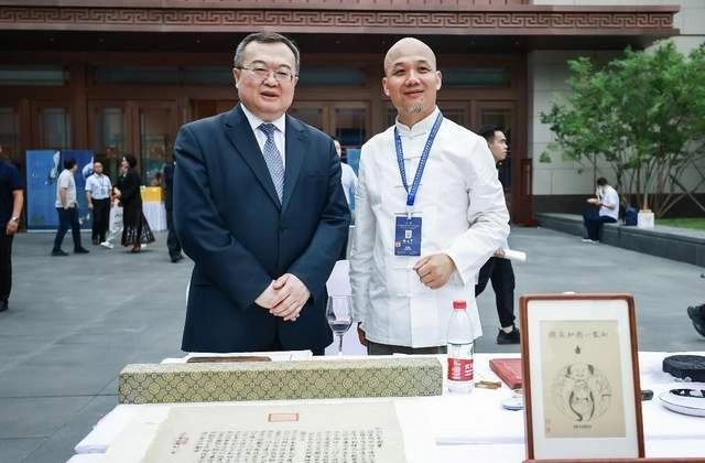 中国国家版本馆收藏杭州十竹斋水印木刻版画仪式在中央总馆文华堂举行(图14) 中国国家版本馆收藏杭州十竹斋水印木刻版画仪式在中央总馆文华堂举行(图14)