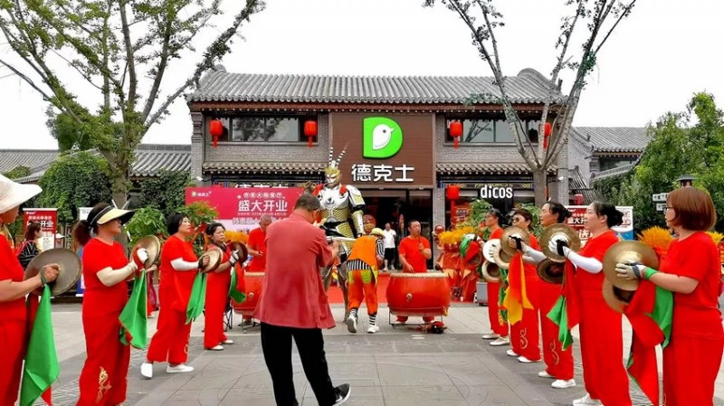 大牌驾到|瑞幸、德克士纷纷落户乔家大院(图2) 大牌驾到|瑞幸、德克士纷纷落户乔家大院(图2)