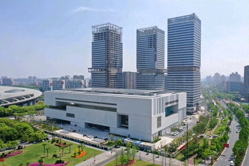 上海博物馆东馆公共艺术全球征集大赛学委会会议和论坛举行(图1)