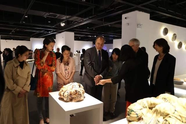 陶@未来——中法艺术家陶艺作品展19日在景德镇中国陶瓷博物馆开幕(图10) 陶@未来——中法艺术家陶艺作品展19日在景德镇中国陶瓷博物馆开幕(图10)