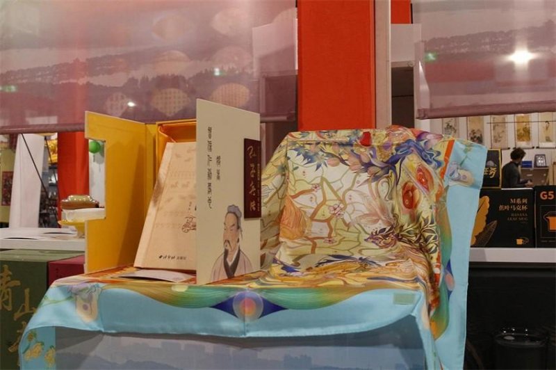 “多彩中国 佳节好物”主题展区在2023年米兰国际手工艺博览会开幕(图17)