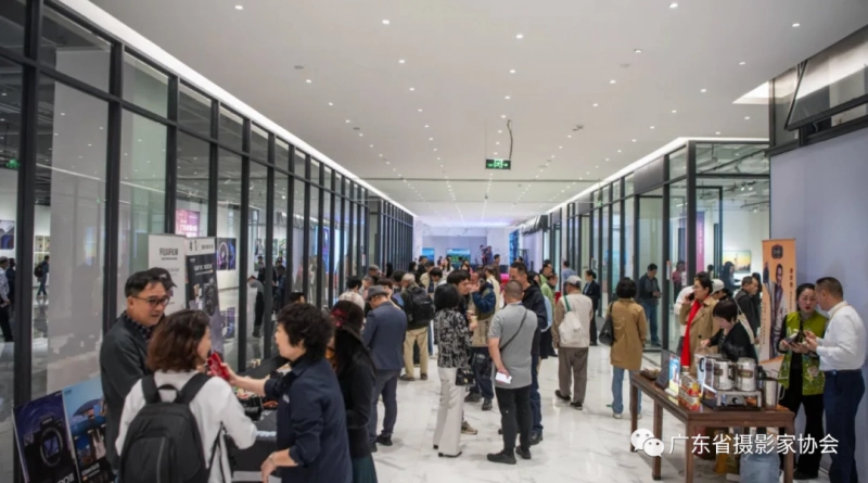 广东省第29届摄影展览开幕暨颁奖仪式宝安区美术馆隆重举行(图39)